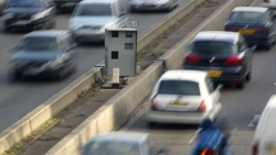 radars le 9 janvier 2004 sur le boulevard périphérique parisien à hauteur de la porte de Brancion afp.com / JOEL  SAGET